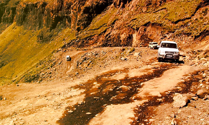 Essence Land Rover - Sani Pass