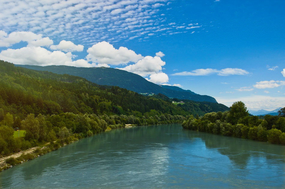 The spectacular landscape of the banks of the Drava