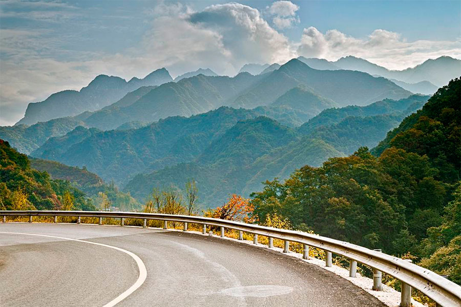 Road to Qinling Mountains